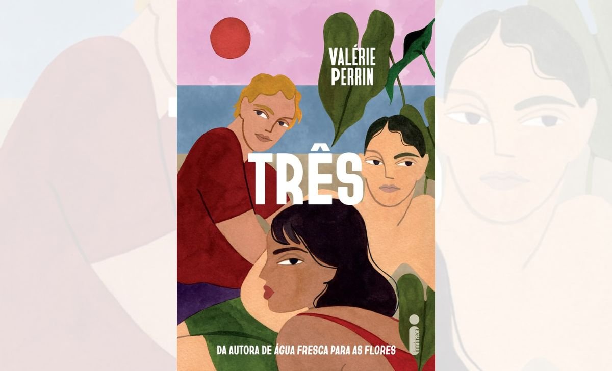 Três