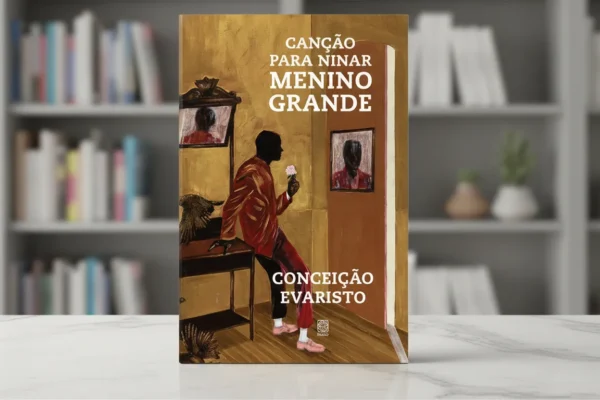 Ilustração de capa com homem negro de terno vermelho segurando uma rosa, em um cenário de tons quentes pintados.