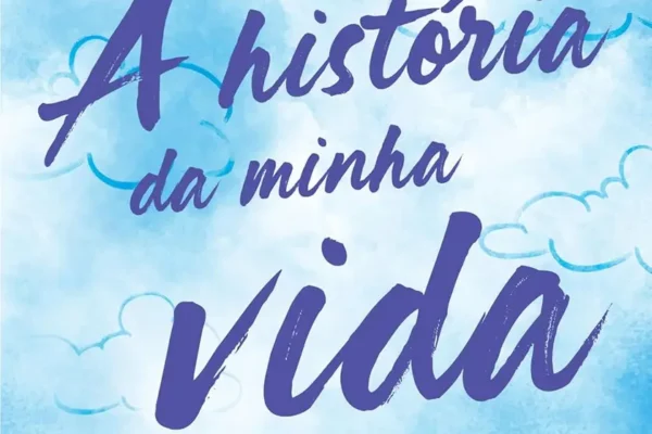 Capa comum do livro A História da Minha Vida de Lucy Score, mostrando uma ilustração de uma mulher e um homem em uma cidade pequena.