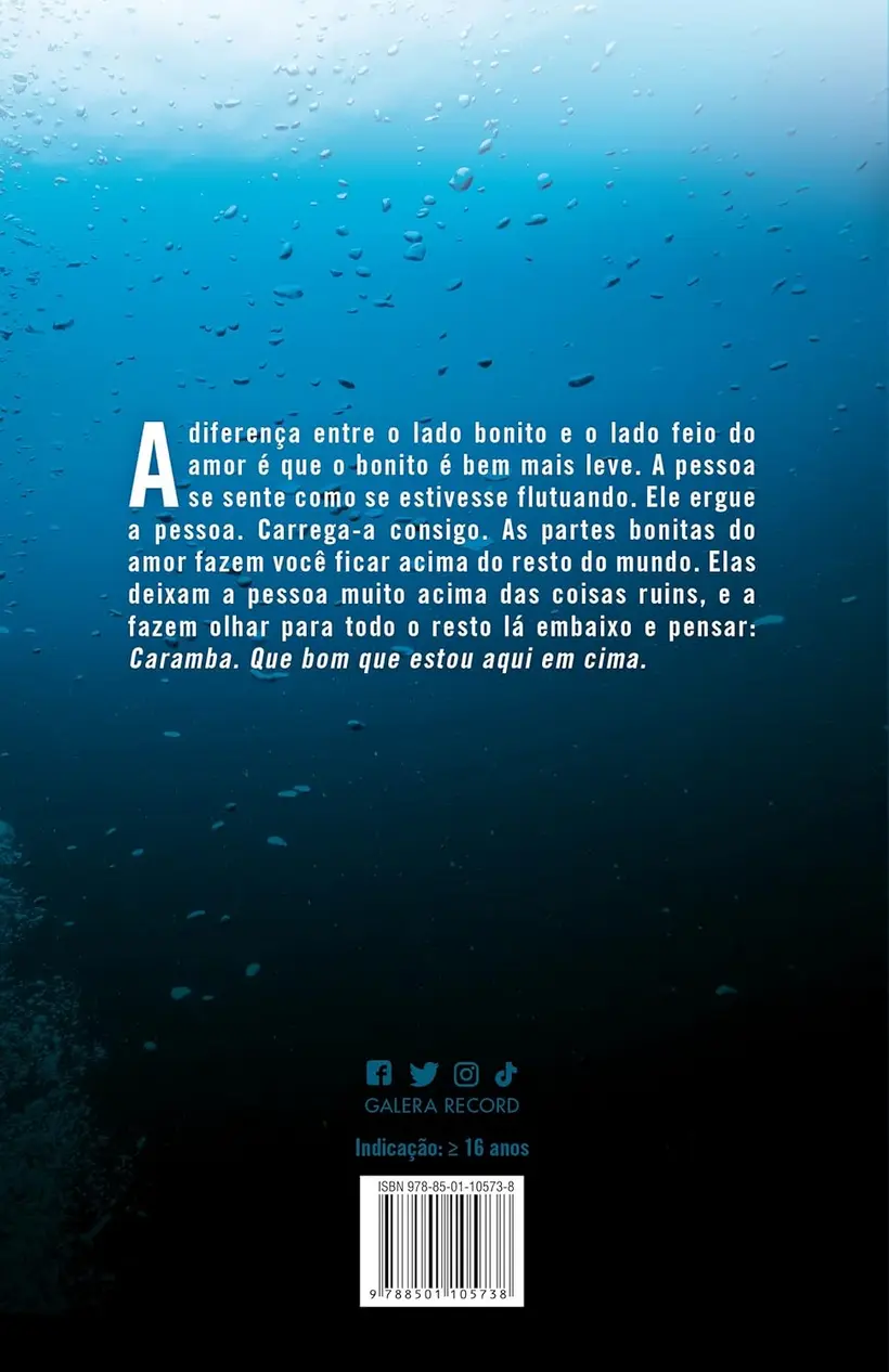 Detalhe da capa do livro O lado feio do amor, mostrando a textura e o acabamento.