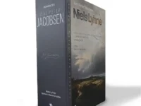 Box de livros Box Romances Jens Peter Jacobsen, com capa dura e detalhes em dourado.