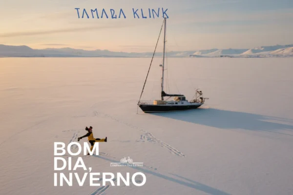 Cena de inverno com barco e pessoa na neve, "Bom dia, inverno".